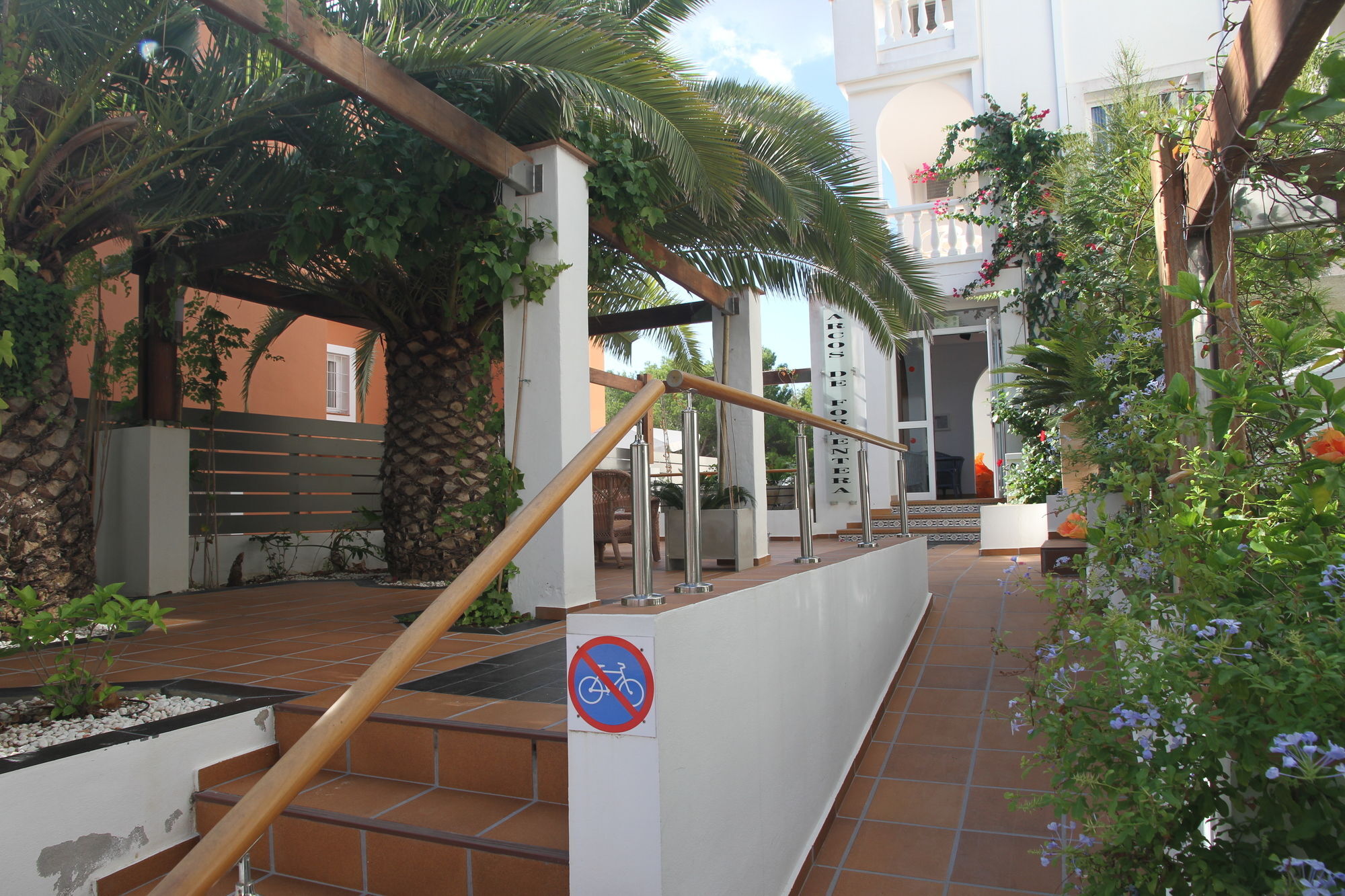 Apartamentos Arcos de Formentera Es Pujols Exterior foto